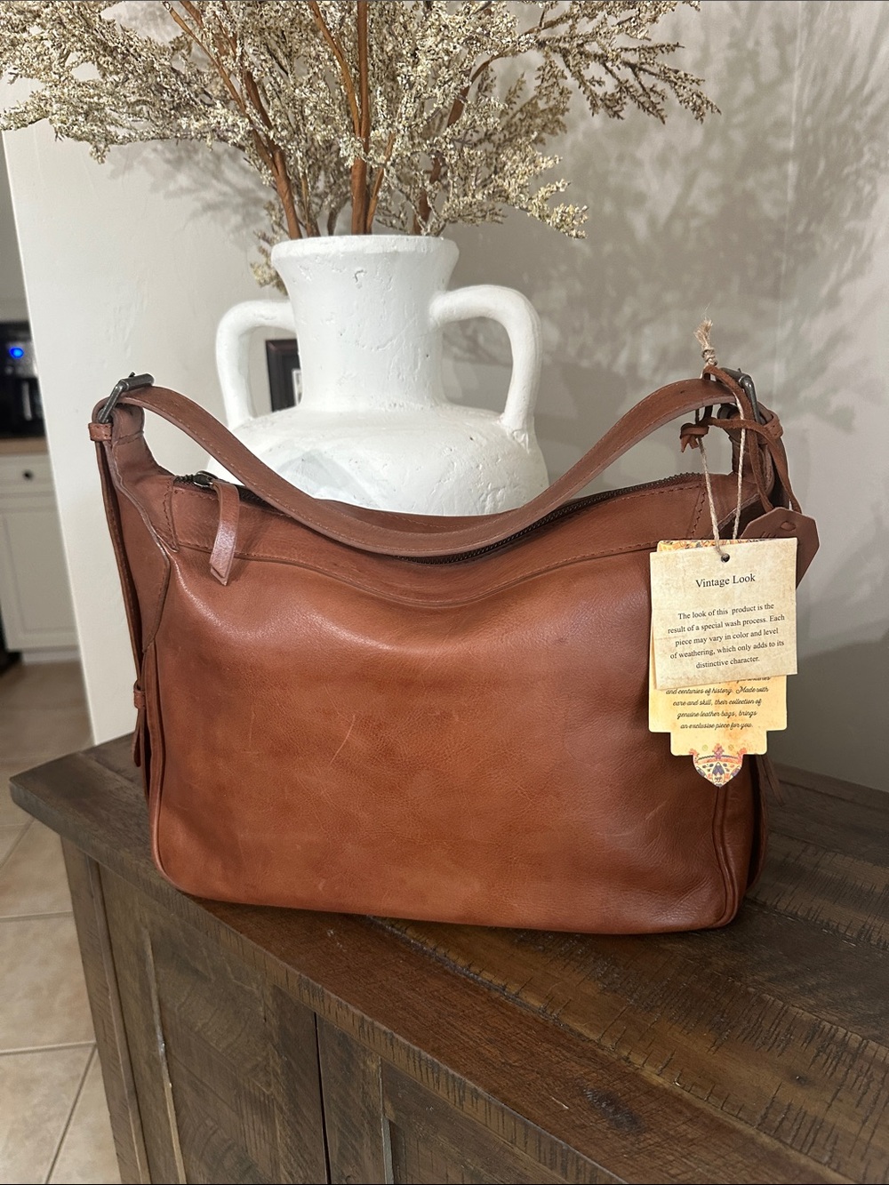 Everyday Leather Shoulder Bag in Cognac Brown - Vintage Look